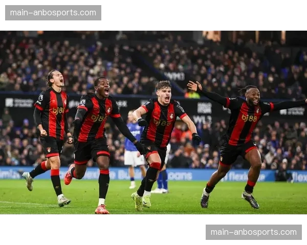 英超战术趋向复古 三后卫阵型使用频率上升